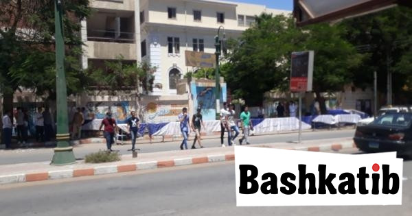 بكاء بين طلاب شعبتي العلمي بسبب صعوبة "الفيزياء".. و"التاريخ" سهلًا